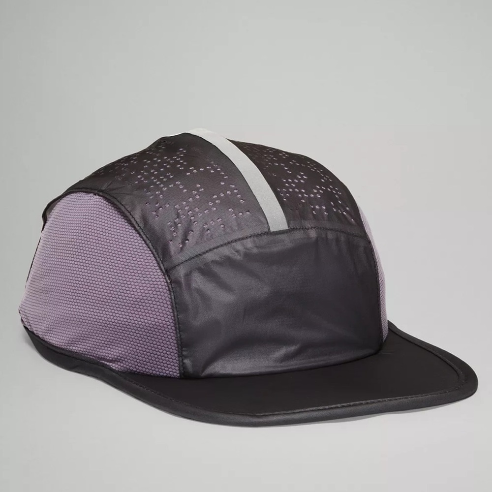 lululemon lab Perforated Run Hat Reflective - NWT - Picture 1 of 3